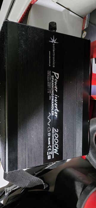 Invertor 24V - 220V.
