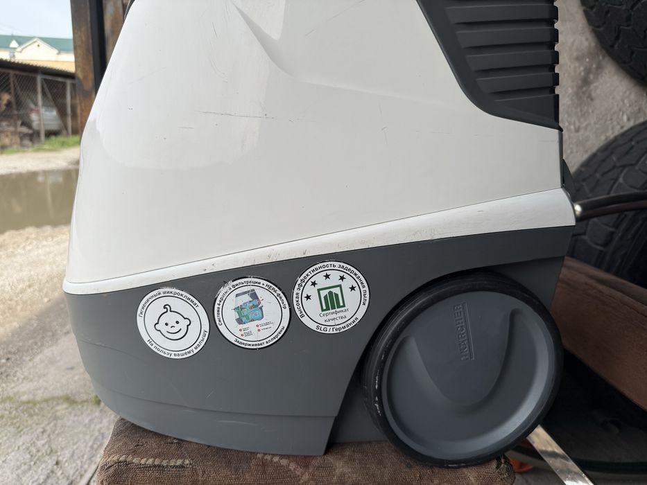 * Karcher DS5600 антиалергенный пылесос с водяным фильтром оригинал Ит