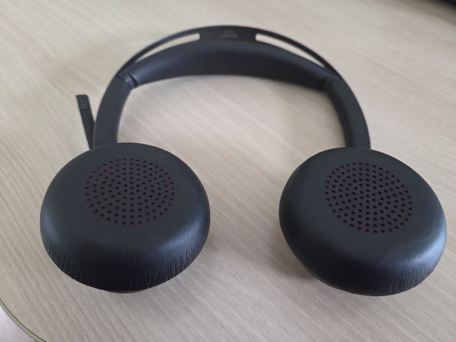 Poly Voyager Focus 2 - безжични слушалки