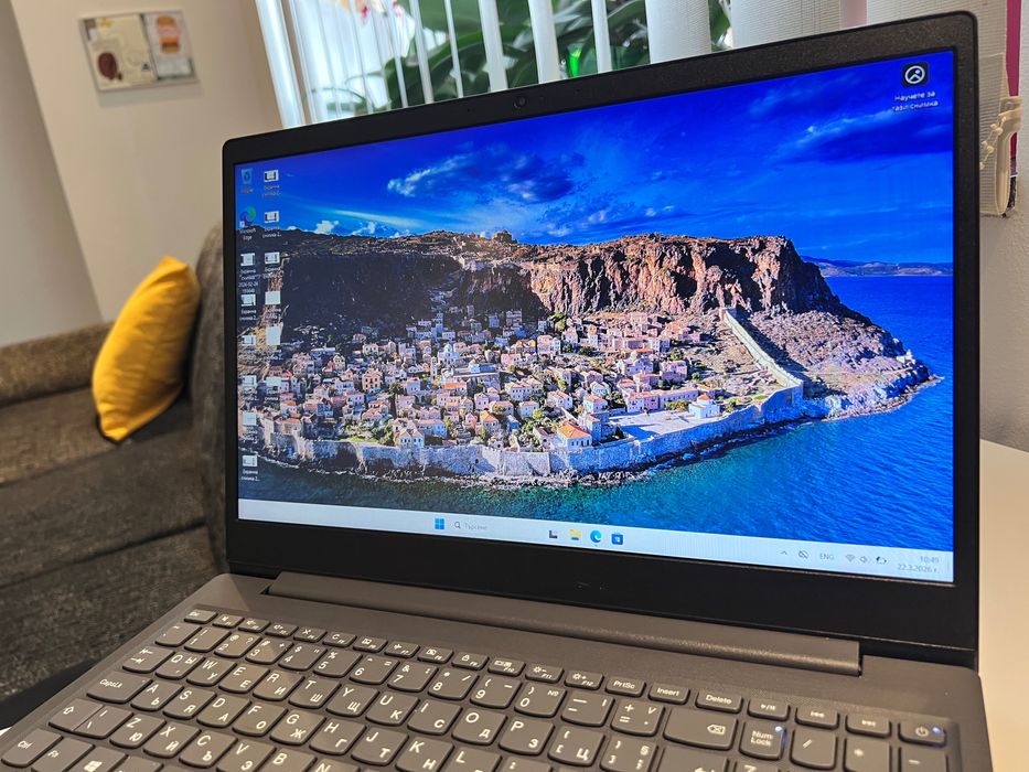 Лаптоп Lenovo V15-ADA