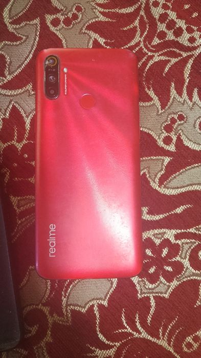 Телефон Realmi c3