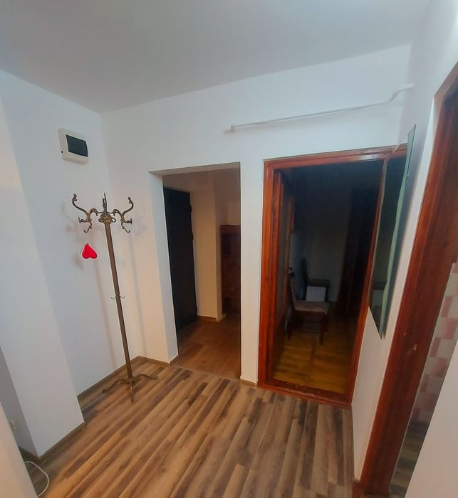 Inchiriez apartament 3 camere Crucea Garii