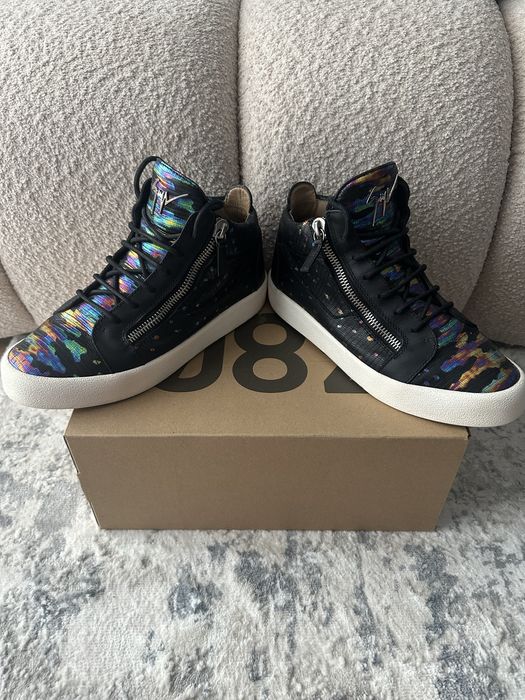 Giuseppe Zanotti Kriss