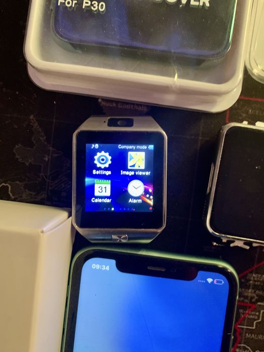 iPhone 11 + cutie diverse