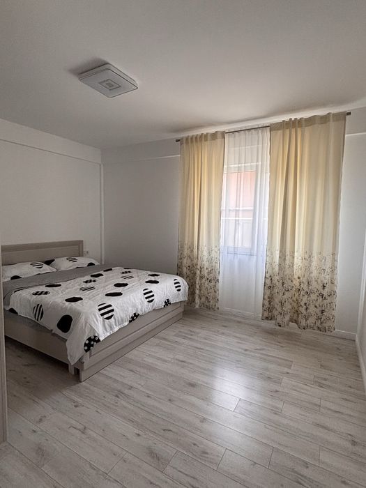Inchiriez apartament