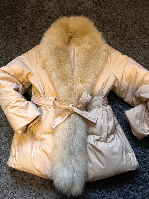 Луксозно дамско яке с естествена яка от лисица – ЧИСТО НОВО (S, екрю)