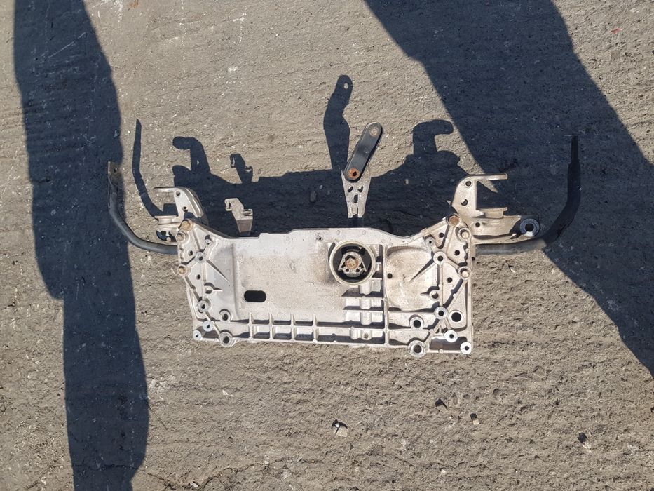 Jug / Cadru/ Punte fata motor Vw Passat B7 An 2011 2012 2013 2014
