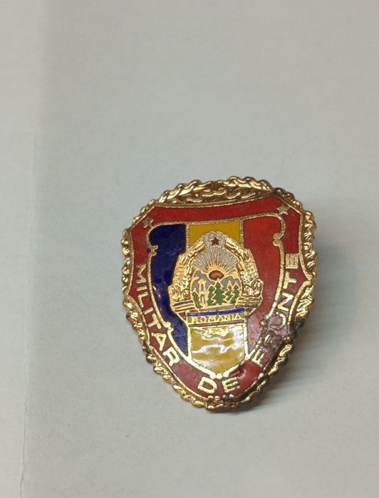 Insigna Militar de Frunte -de colectie ,este varianta mare
