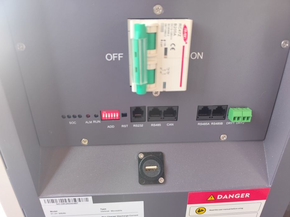 Кутия с BMS 200a -2a  16s