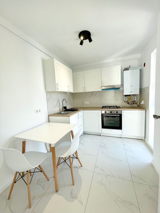 Inchiriez apartament  in Floresti, Teilor