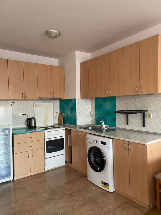 Отдавам под наем двустаен апартамент в затворен комплекс в гр.Всрна кв.Аспатухово