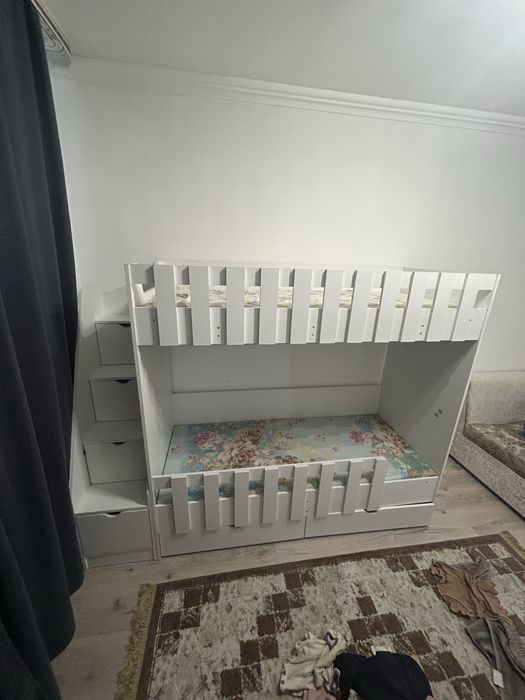 Детская двухярусная кровать