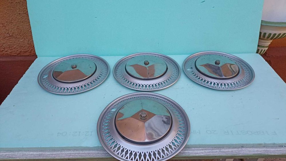 Vand Capace Si Ornamente Rotii Dacia 1300-1310.Originale UAP.