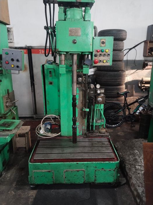 Продаю станки , хонингавальный,расточной