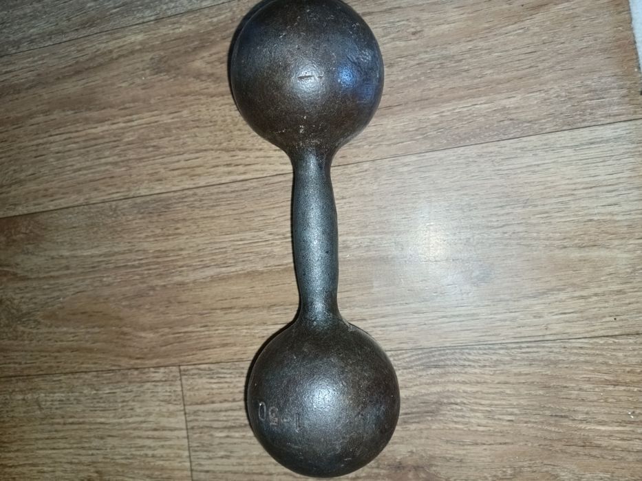 Гантеля 8 кг продам