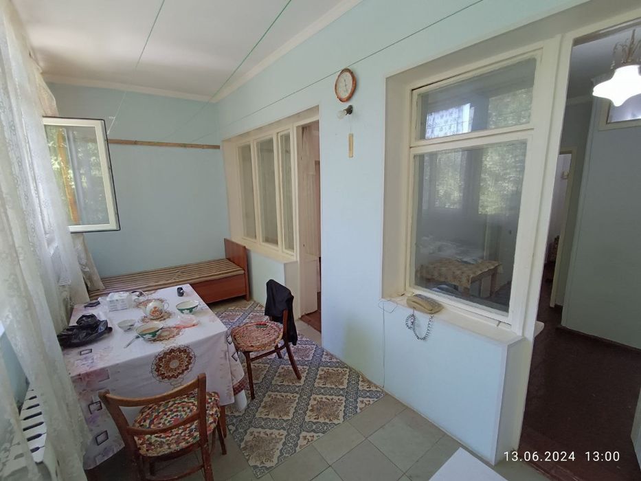 Юнусабад 4, 1 ком 3 этаж, кирпич