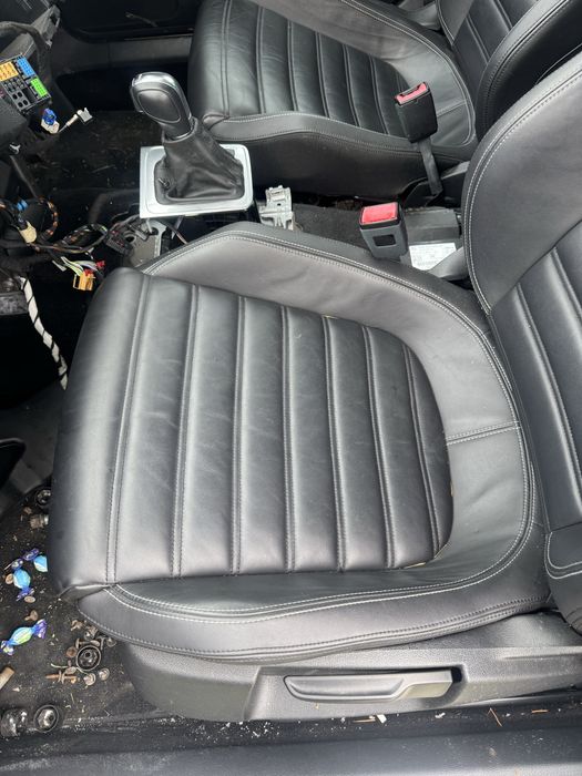 Кожен салон с подгрев от Пасат ЦЦ ( десен волан )