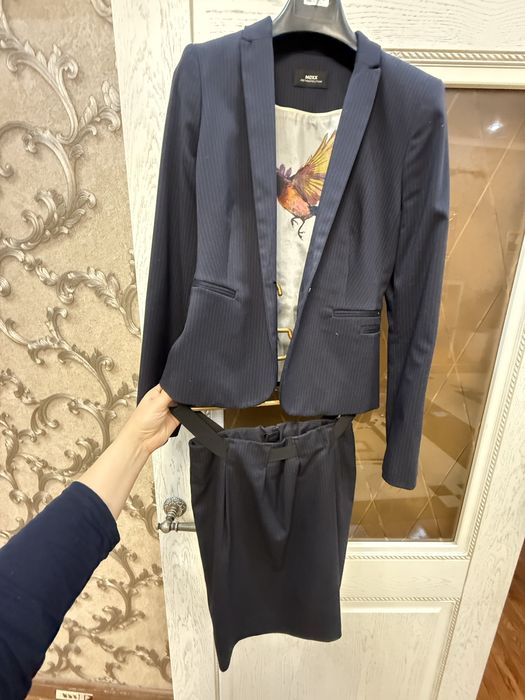 Костюмы пиджаки разые