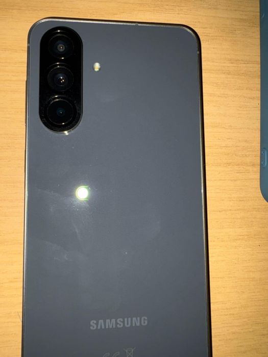 Se vinde samsung a56 256 gb