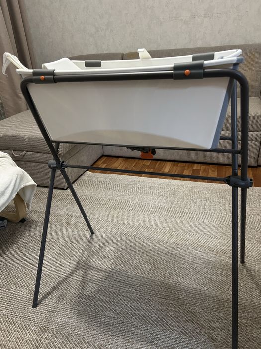 Продам детскую ванночку STOKKE