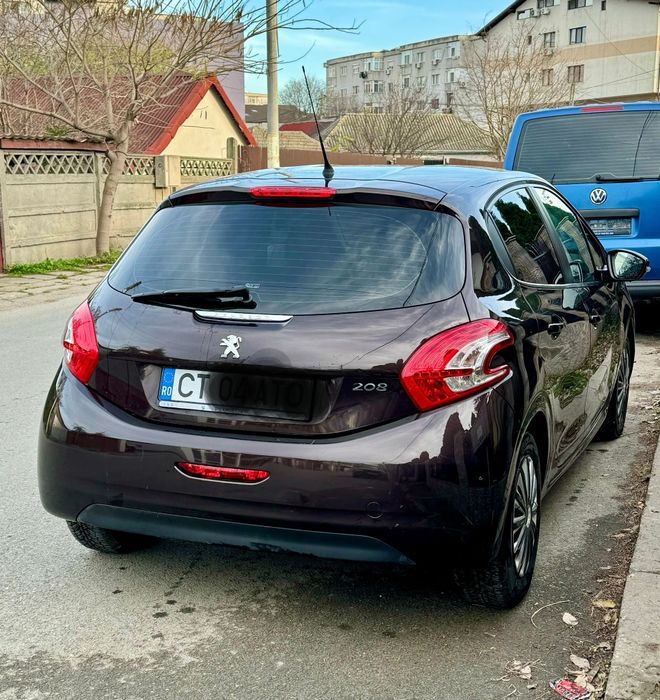 Peugeot 208 / 2012