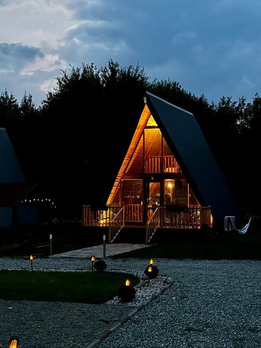 6 Cabane aframe 24 pers rezervare integrala pt Paște