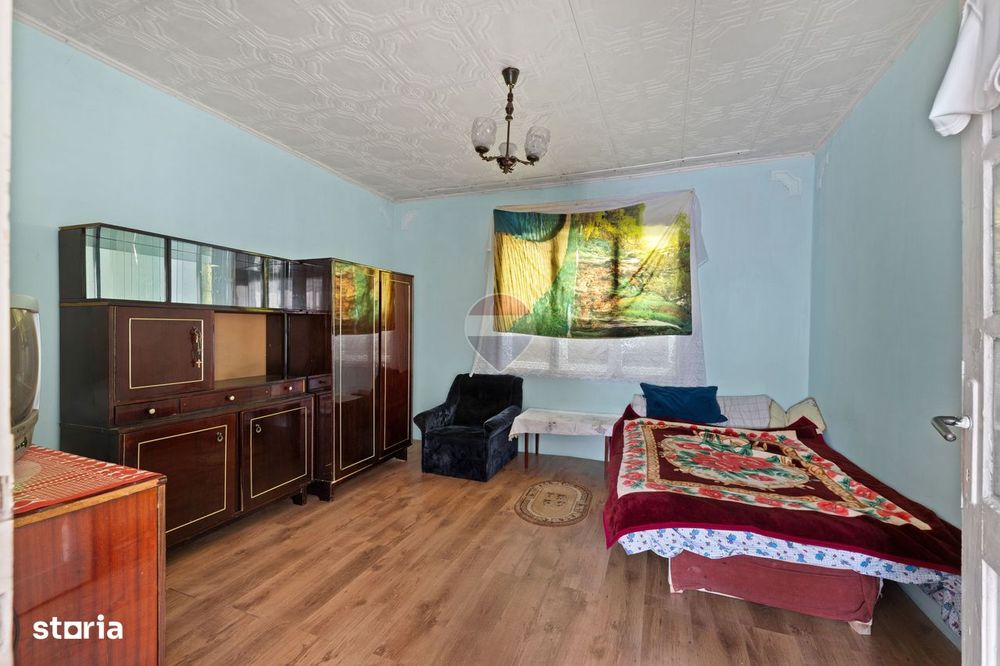Casă de vânzare în zona Gai cu teren de 1.480 mp