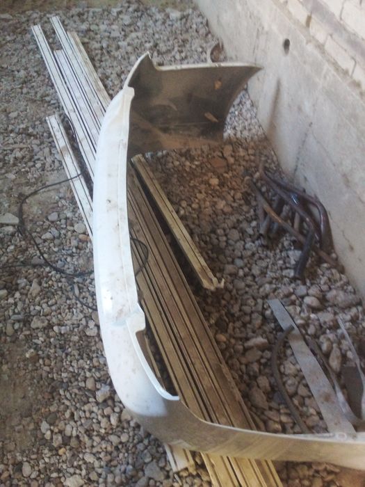 Jentra orqa bamferi rangi oq