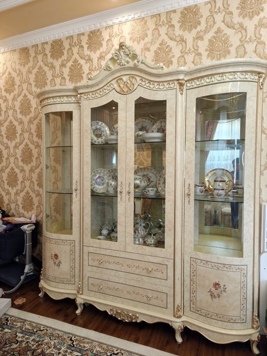 Продается Горка Комод Китай Vilga