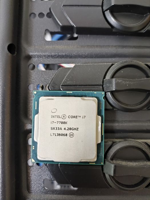 Процесс Intel Core i7 7700K