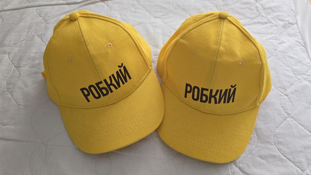 Продам 2 одинаковые кепки
