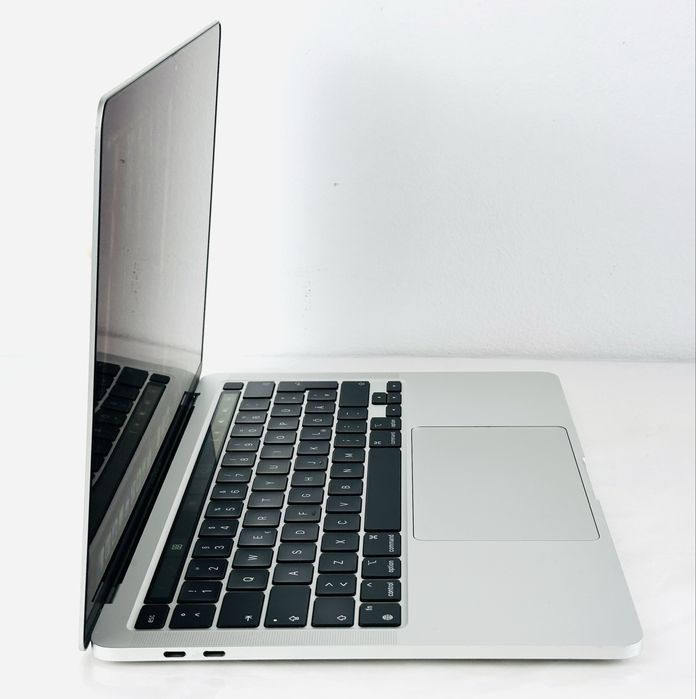 Apple MacBook Pro 13" M1 8RAM 256GB Touch Bar Перфектен! Гаранция!