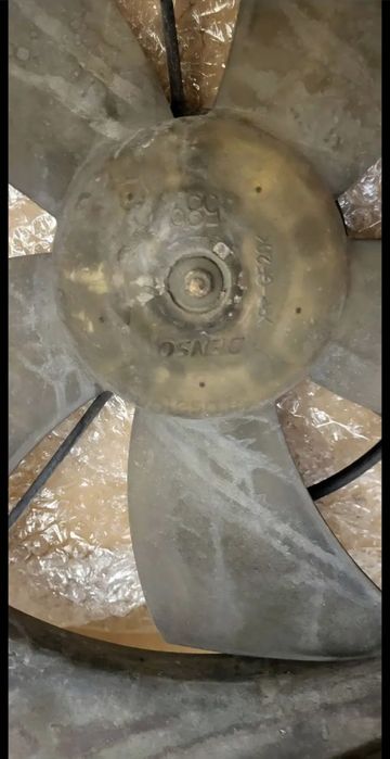 Диффузор радиатора(оригинал Denso)Тойота Камри 35 объём 2,4,европеец