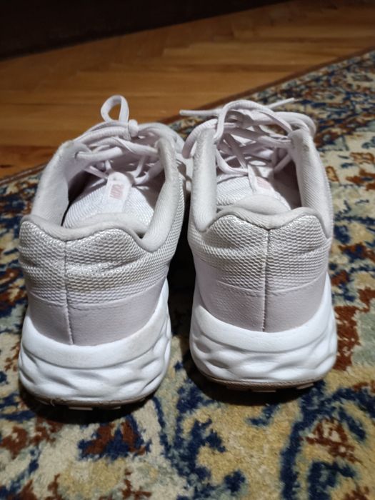 Маратонки маркови