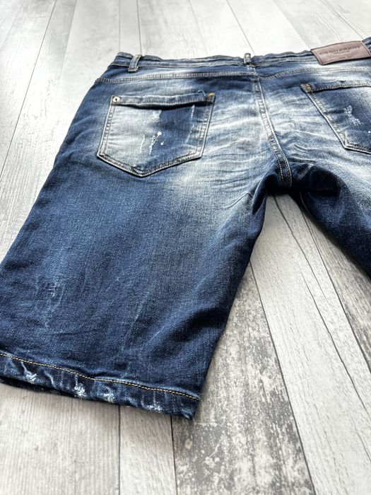 Blugi scurti barbati Dsquared2 - marimea 50 stare excelenta