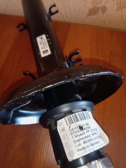 Амортизатор передний