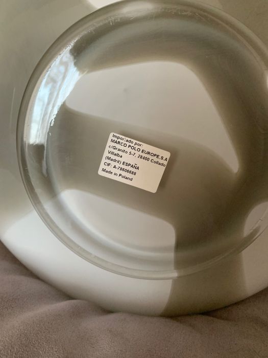 Ваза стеклянная, белая .