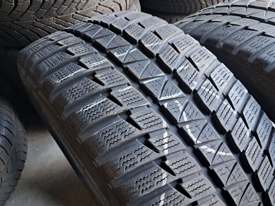 Anvelope second iarna 225 40 R19 Falken