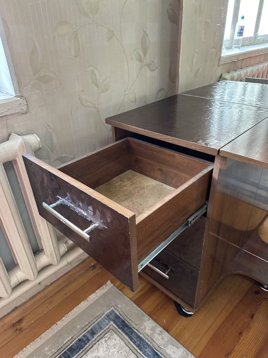 Камод с зеркалом