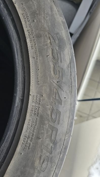 Anvelope vara Tesla originale Hankook pe 19