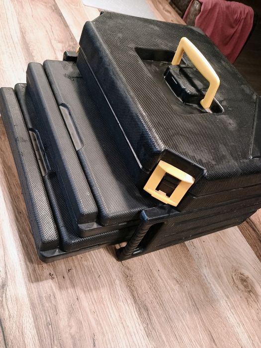 Cutie organizare accesorii,mai sunt 80 piese