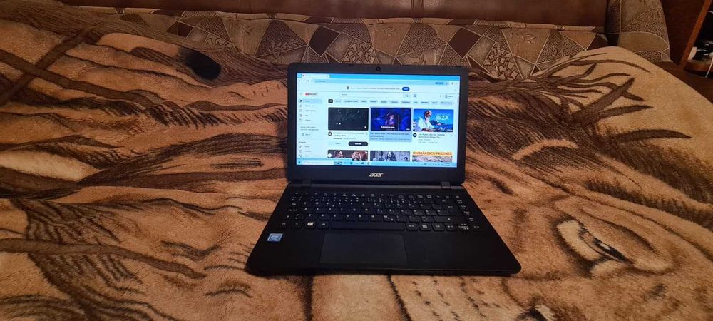 Laptop Acer de 13" cu procesor Celeron N3350,4 Gb RAM si SSD de 120 Gb