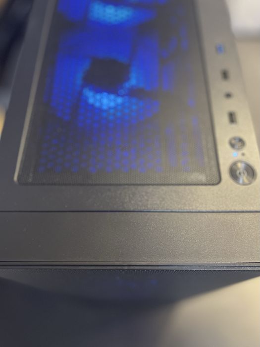 RTX 5050 / RYZEN 5 5000 / 16GB RAM  / 500GB SSD