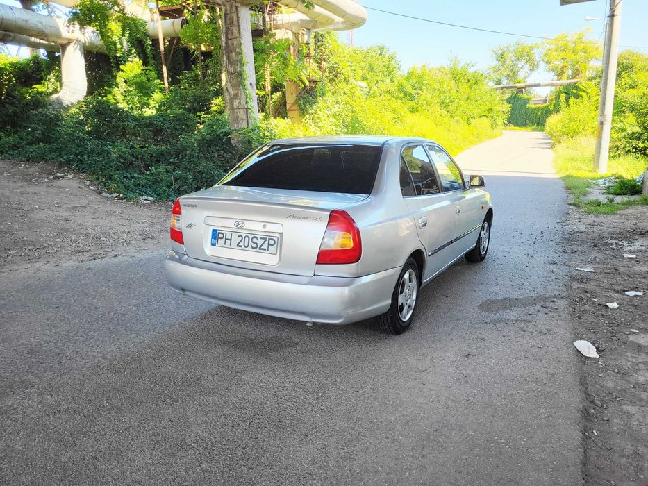 ***PROPRIETAR*Hyundai Accent*an fabr. 2000*Benzina*1341 cmc*283.000 Km Reali*Distributie Schimbata***