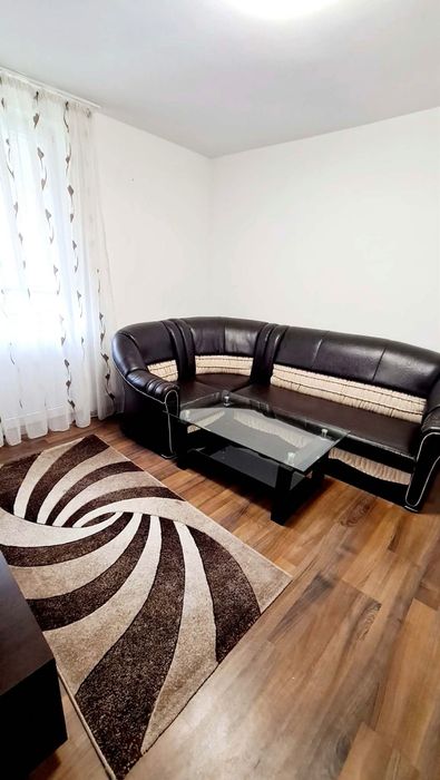 Apartament in regim hotelier 200 Ron zona Precista la parter