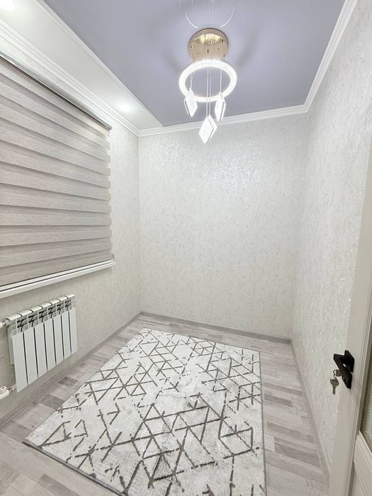 Срочно продам 1 ком переделанная в 2 ком, Чиланзар-8, гостиница Малика