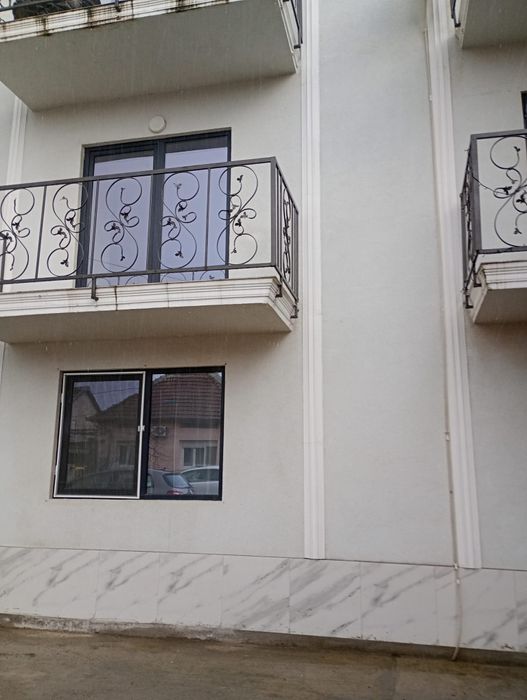 Închiriez apartament cu două camere