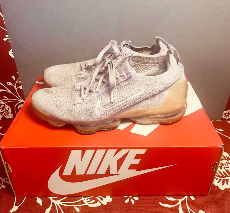 Оригинални дамски маратонки Nike vapormax