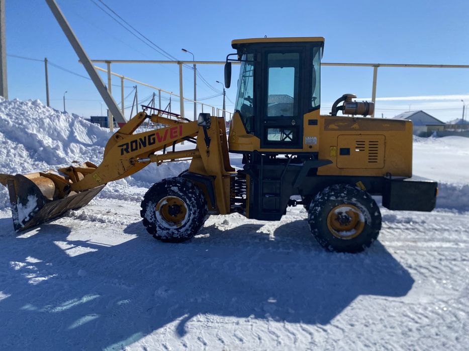 Продам фронтальный погрузчик