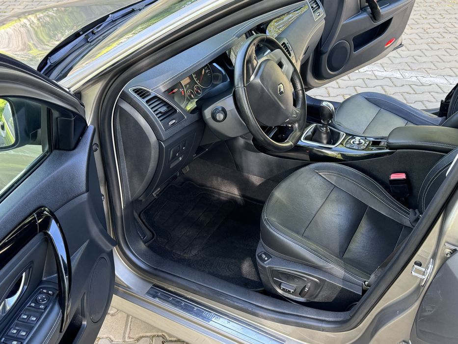 Renault Laguna 2.0 dci 150 cp 2012 INITIALE PARIS